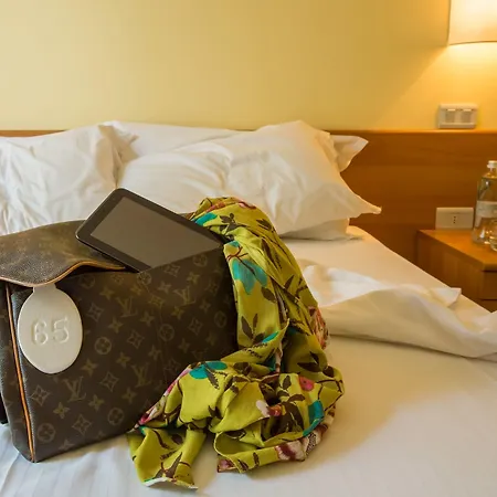 Hotel Casa Oliva Borgo Del Benessere Delle Marche 3*