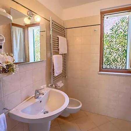 Ξενοδοχείο Casa Oliva Borgo Del Benessere Delle Marche 3*