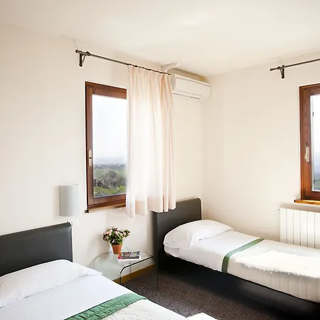 Otel Casa Oliva Borgo Del Benessere Delle Marche 3*