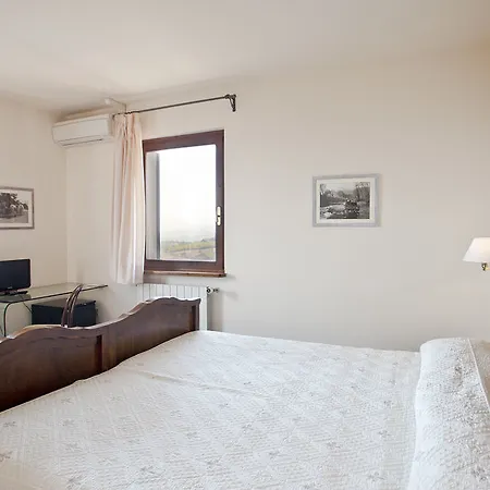 Otel Casa Oliva Borgo Del Benessere Delle Marche 3*