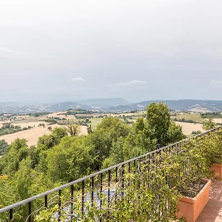 Casa Oliva Borgo Del Benessere Delle Marche Hotel 3*